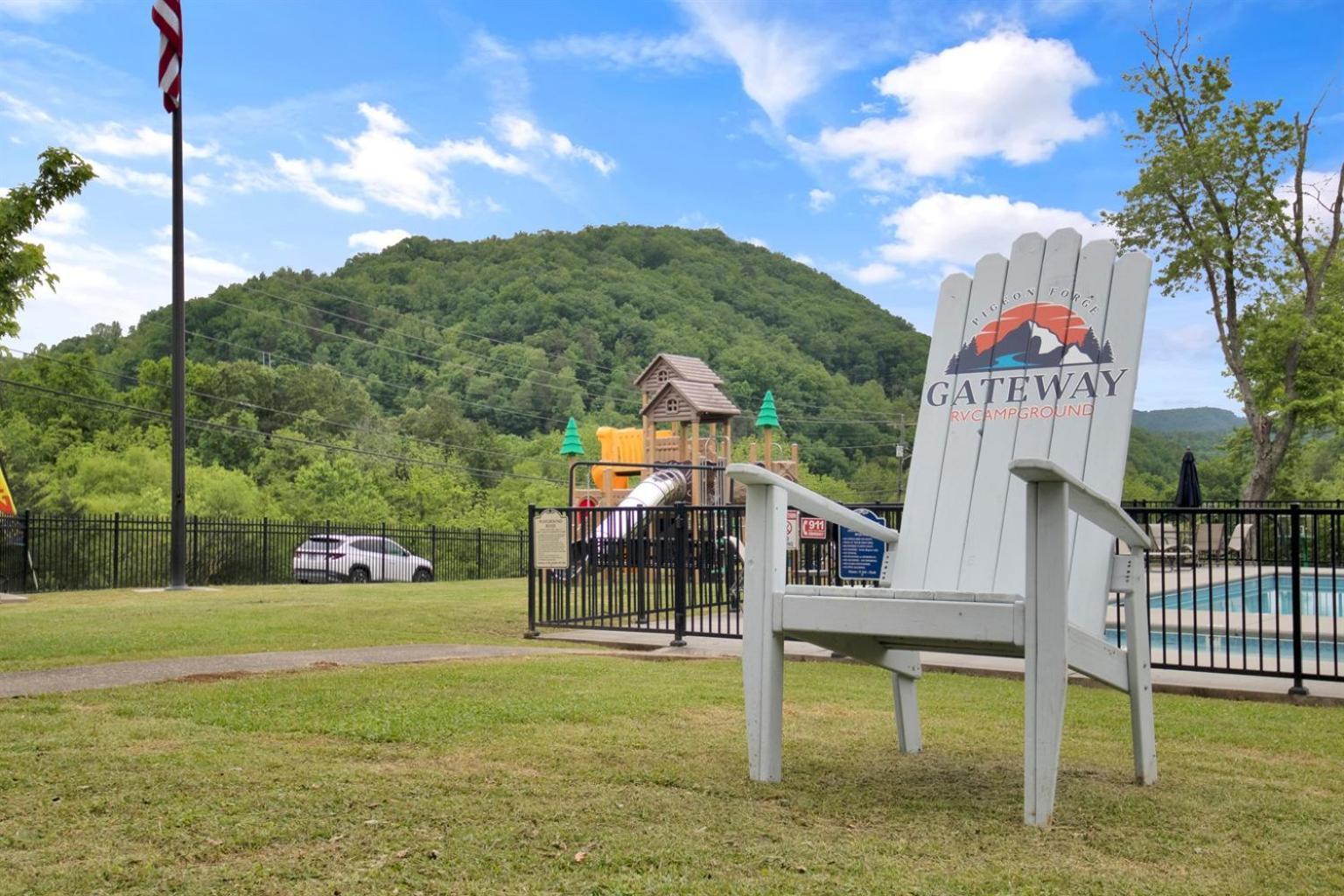 Cozy Log Retreat In Tennessee Chalet Pigeon Forge